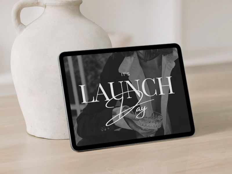 Ganz leicht den richtigen Webdesigner finden 2 Tonvase und Tablet, Website-Launch, Wartung und Support